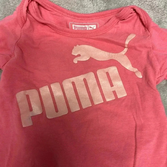 Puma - long sleeve footed jumpsuit/romper/sleeper. Size 3-6 months - Picture 3 of 4